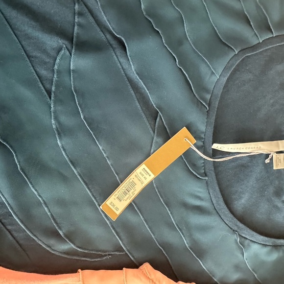 Elegant Blue and Pink Layered Tops - Picture 5 of 7